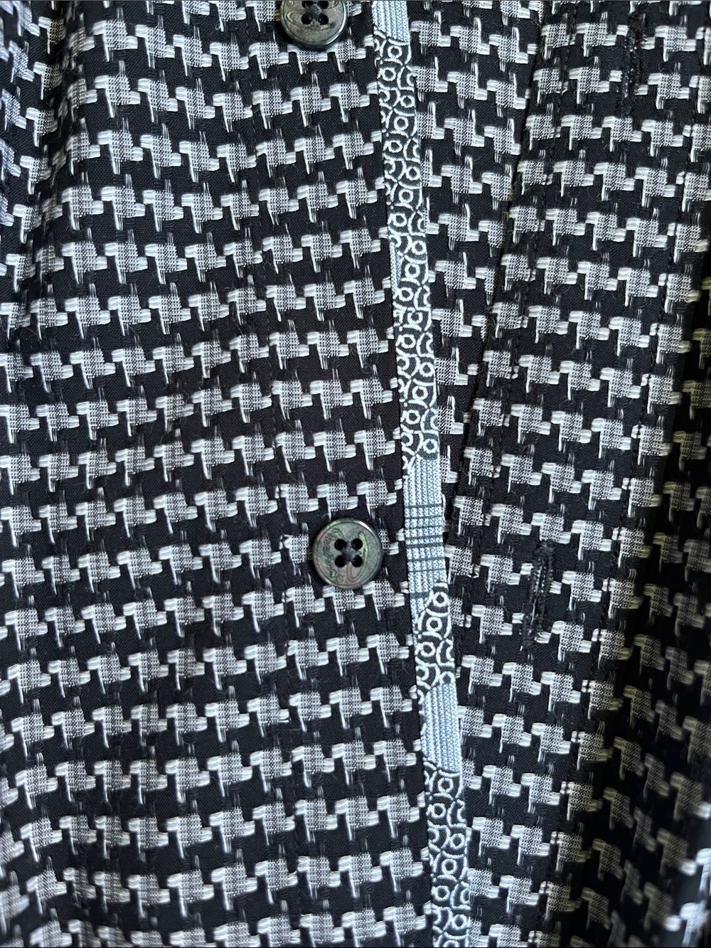 Robert Graham Patterned Button-Up Shirt - Picture 5 of 12